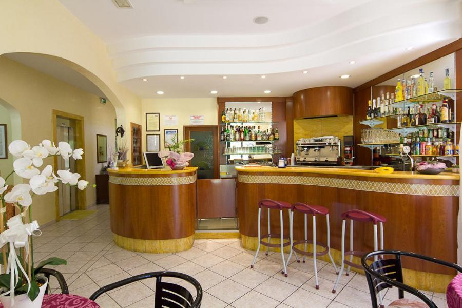 Hotel Pigalle リッチョーネ エクステリア 写真